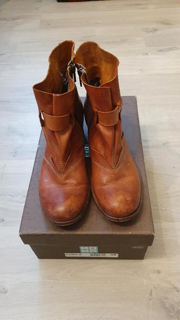 Moma enkel laarsjes cognac mt 38, Kleding | Dames, Schoenen, Zo goed als nieuw, Lage of Enkellaarzen, Bruin, Ophalen of Verzenden