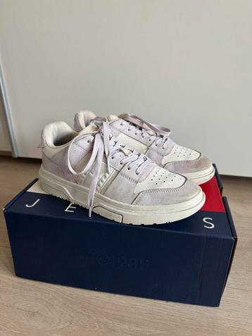 Wit met lila kleurige sneakers Tommy Jeans beschikbaar voor biedingen