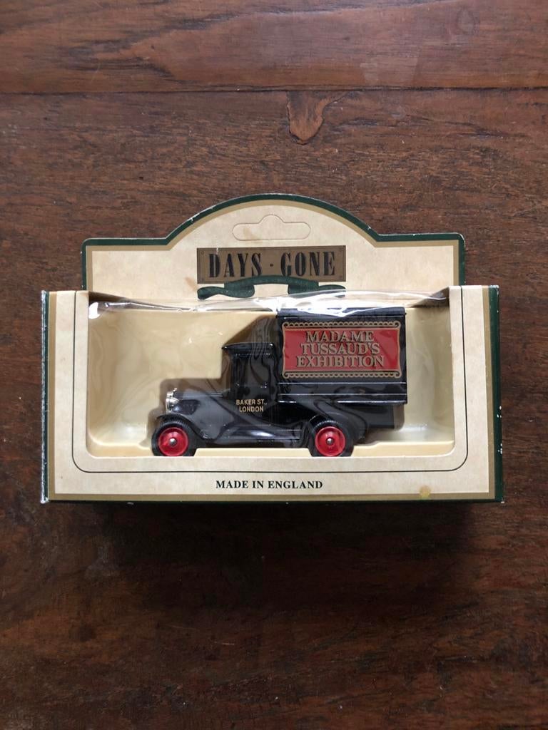 Days Gone 1928 Chevrolet Box Van - Madame Tussaud's editie, Ophalen of Verzenden, Zo goed als nieuw, Auto, Overige merken