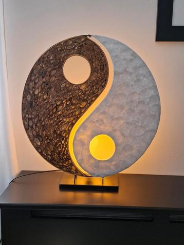 Schemerlamp Yin en Yang beschikbaar voor biedingen