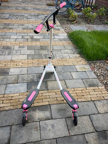 Wiggler Loopfiets - Roze/Wit beschikbaar voor biedingen