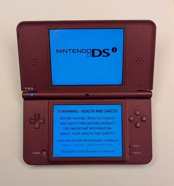 Nintendo Dsi XL in zeer goede staat, Spelcomputers en Games, Spelcomputers | Nintendo DS, Zo goed als nieuw, Dsi XL, Rood, Met beschermhoes of tas