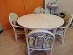 Uitschuifbare tafel met vier stoelen, Huis en Inrichting, Tafels | Eettafels, Ophalen, Wit, Zo goed als nieuw, Vier personen