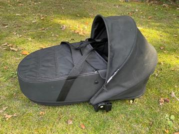 Babynestje zwart Yoyo kinderwagen beschikbaar voor biedingen
