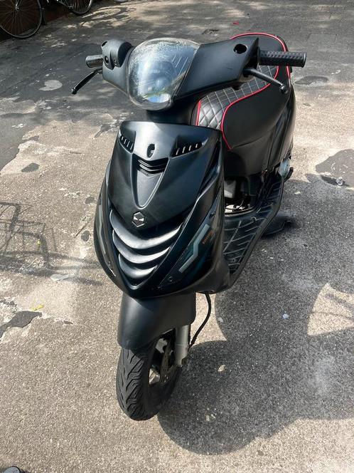 Piaggio zip 4t, Fietsen en Brommers, Scooters | Piaggio, Gebruikt, Zip, Benzine, Ophalen