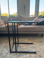 Moderne bijzettafel met glazen blad, Huis en Inrichting, Tafels | Bijzettafels, Gebruikt, Glas, 60 cm of meer, Rechthoekig