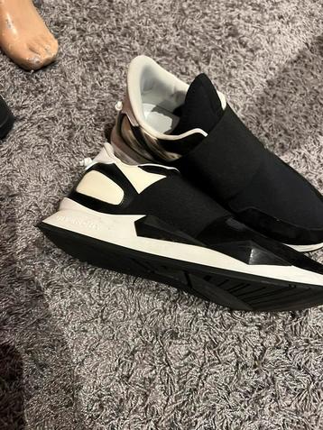 GIVENCHY sneakers maat 36,5 origineel ZGAN beschikbaar voor biedingen
