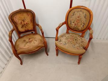 Vintage stoelen  beschikbaar voor biedingen