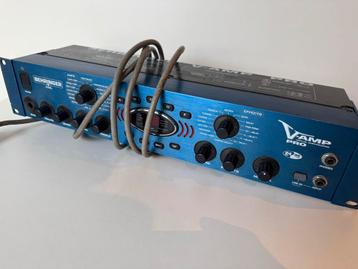 Behringer V-AMP PRO (Defect!) valt af en toe weg beschikbaar voor biedingen