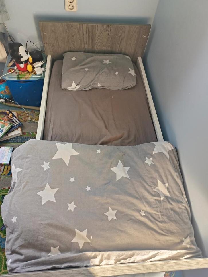 Peuterbed + Kledingkast, Kinderen en Baby's, Kinderkamer | Bedden, 140 tot 160 cm, 70 tot 85 cm, Lattenbodem, Matras, Ophalen