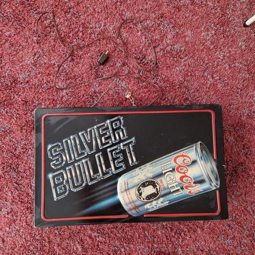Vintage Coors Light The Silver Bullet bier, reclame lichtbak, Verzamelen, Merken en Reclamevoorwerpen, Gebruikt, Lichtbak of (neon) lamp