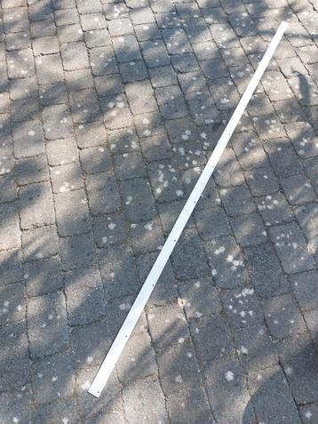 Aluminium Plint met Gaten beschikbaar voor biedingen