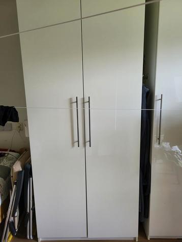 Ikea PAX Kast 220x120 met Legplanken & Hanggedeelte beschikbaar voor biedingen