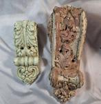 Oude stenen consoles met verfresten, Ophalen of Verzenden