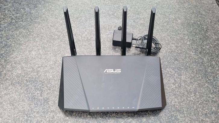 Asus AC2400 RTAC87U, Computers en Software, Netwerk switches, Zo goed als nieuw, Ophalen of Verzenden