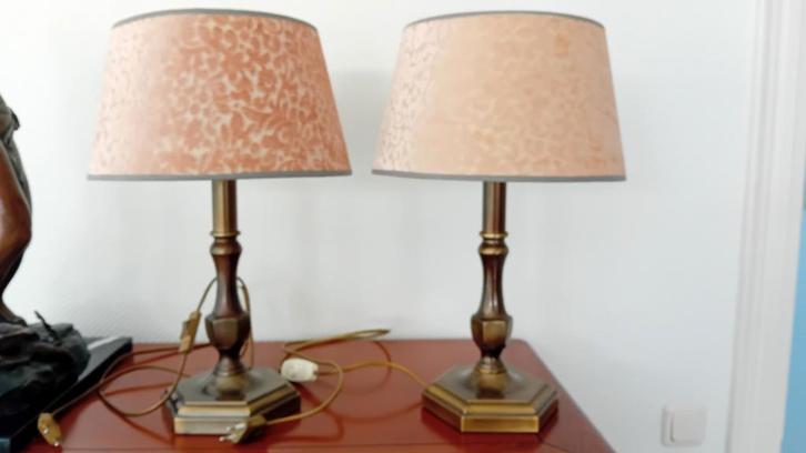 2 tafellampen. Messing/koperen voet met kap met suède, Huis en Inrichting, Lampen | Tafellampen, Gebruikt, Minder dan 50 cm, Ophalen