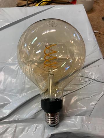 Philips Hue Filament Lamp - Grote Globe beschikbaar voor biedingen