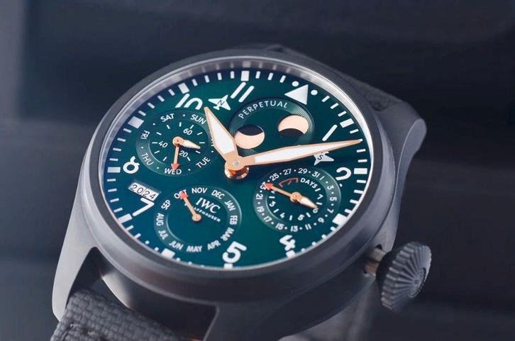 IWC Big Pilot Perpetual Calendar Racing Green (IW503005), Sieraden, Tassen en Uiterlijk, Horloges | Heren, Zo goed als nieuw, Polshorloge