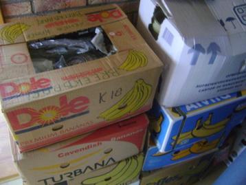 10 dozen  mooie rommelmarktspullen beschikbaar voor biedingen