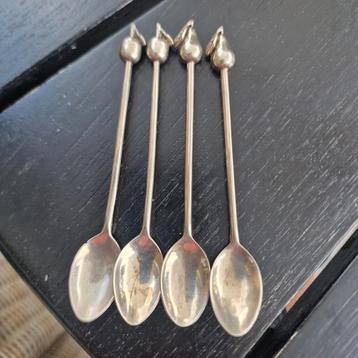 4 zilveren lepeltjes  beschikbaar voor biedingen