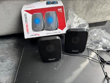 Computer met speakers: niet gratis beschikbaar voor biedingen