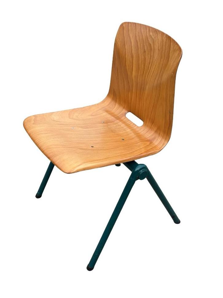 Vintage Pagholz stoel stapelbaar Woodmark / Galvanitas, Huis en Inrichting, Stoelen, Gebruikt, Eén, Hout, Kunststof, Metaal, Bruin