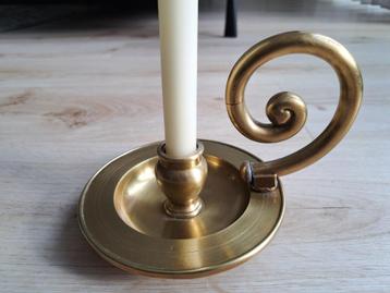 bronzen kandelaar, uit Nieuwkerk in Dordrecht  beschikbaar voor biedingen