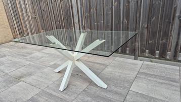 Gratis eettafel glazen eettafel tafelblad en poten  beschikbaar voor biedingen