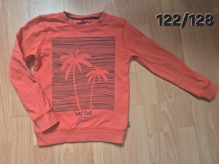 Mooie zachte rode trui, maat 122/128, WE, palm opdruk, Kinderen en Baby's, Kinderkleding | Maat 122, Zo goed als nieuw, Jongen of Meisje