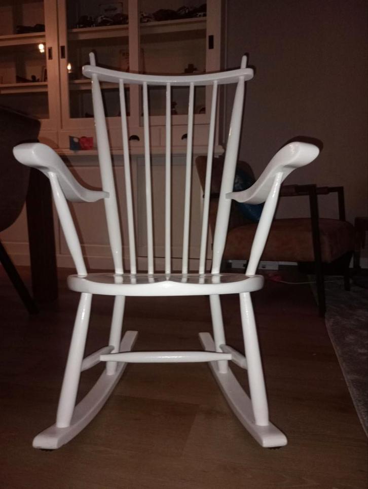Witte Schommelstoel - Kind & Woonkamer, Huis en Inrichting, Stoelen, Gebruikt, Eén, Hout, Wit, Ophalen