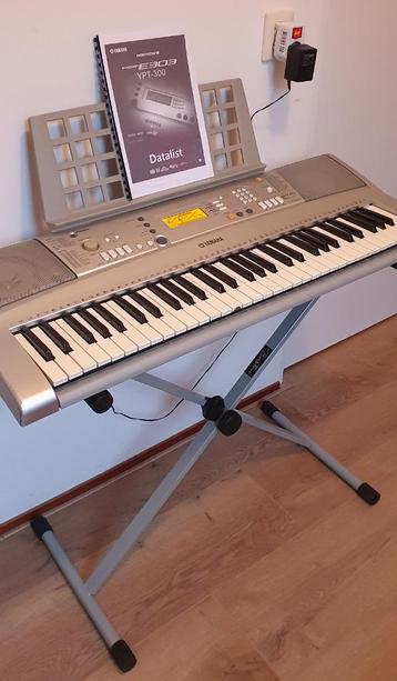  Yamaha PSR-E303 Piano Midi Keyboard beschikbaar voor biedingen