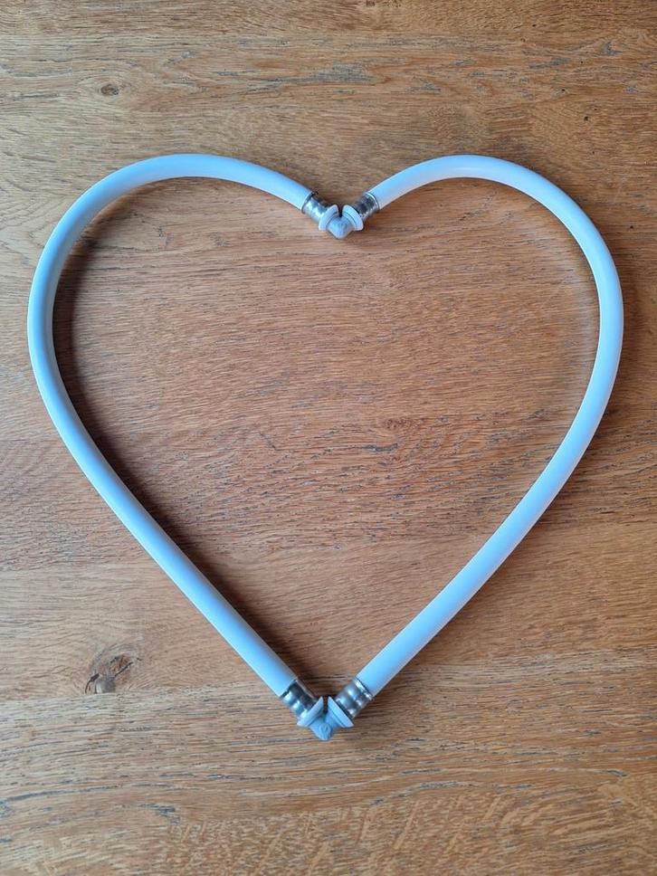 Hart hartvorm van Henco buis meerlagenbuis Valentijn liefde, Huis en Inrichting, Woonaccessoires | Wanddecoraties, Zo goed als nieuw