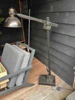 Industriële staande lamp dimbaar, Huis en Inrichting, Lampen | Vloerlampen, Ophalen, Zo goed als nieuw, 150 tot 200 cm