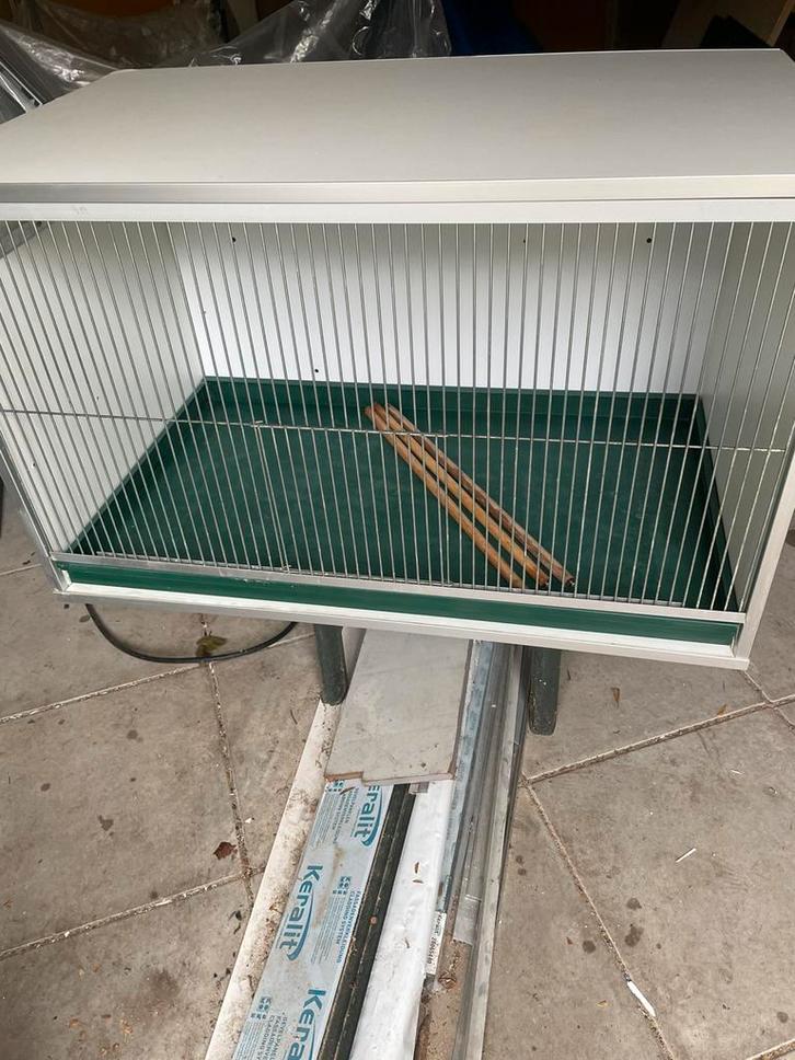1 van Keulen kooi /groene la met ondertafel met stel poten, Dieren en Toebehoren, Vogels | Hokken en Kooien, Zo goed als nieuw