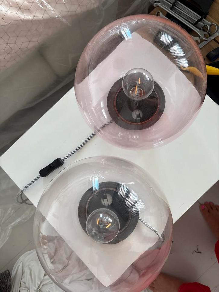 2 Roze Ikea Tafellampen - Nachtkastlampen, Huis en Inrichting, Lampen | Tafellampen, Gebruikt, Minder dan 50 cm, Glas, Ophalen