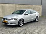 Volkswagen Passat 1.8 TSI Highline Sedan DSG+NAVI SCHERM+LED, Euro 5, Zwart, 4 cilinders, 161 pk