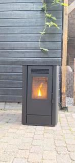 Julia next pelletkachel 7.4kw, Huis en Inrichting, Kachels, Ophalen, Zo goed als nieuw, Pelletkachel, Vrijstaand