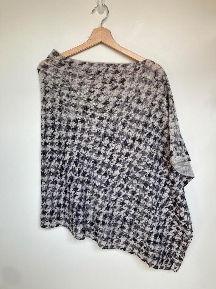 Brax dungebreide poncho wol alpaca poncho grijs maat 36/38, Kleding | Dames, Truien en Vesten, Zo goed als nieuw, Maat 36 (S)