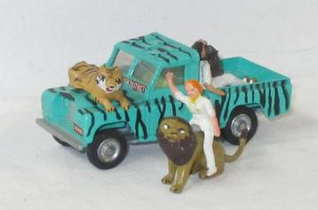 Corgi Toys LAND ROVER 109 DAKTARI met de figuren beschikbaar voor biedingen