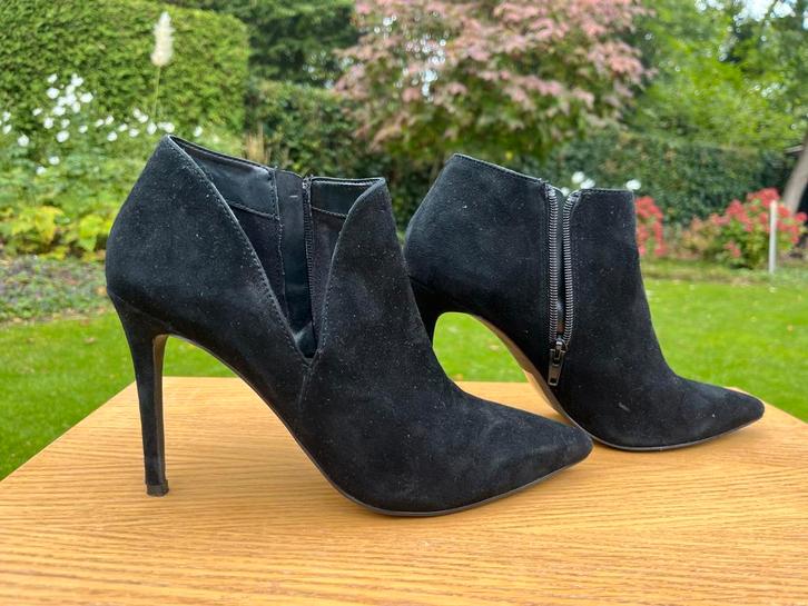 Zwarte Enkellaarsjes met Hak - Maat 39/40, Kleding | Dames, Schoenen, Zo goed als nieuw, Lage of Enkellaarzen, Zwart, Ophalen