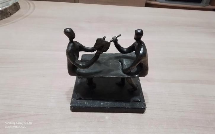 Conny Ammerlaan Niekerk Beeld Gesigneerd m.CAN.  OVEREENKOMS, Antiek en Kunst, Kunst | Beelden en Houtsnijwerken, Ophalen of Verzenden