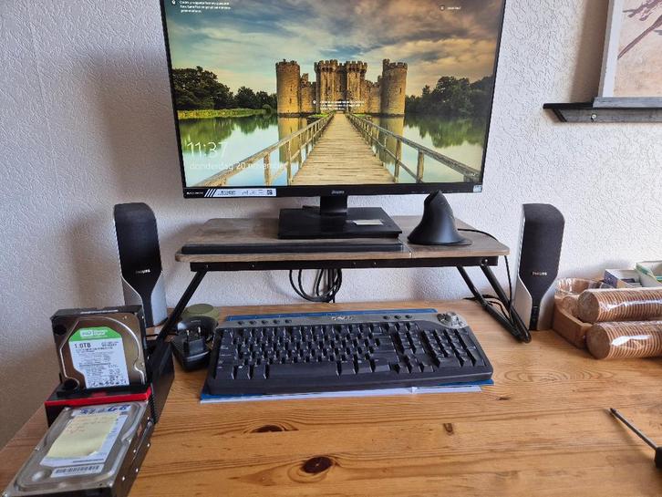 computer, Computers en Software, Desktop Pc's, Gebruikt, 2 tot 3 Ghz, HDD, SSD, 8 GB, Met videokaart, Met monitor, Ophalen