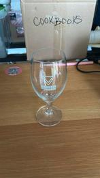 13 gebrouwen door vrouwen bierglazen, Verzamelen, Glas en Borrelglaasjes, Ophalen, Nieuw, Bierglas