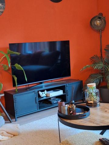 Stalen TV Meubel - Industrieel Design beschikbaar voor biedingen