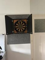 Gebruikt dartbord, kast + wand, Sport en Fitness, Darts, Gebruikt, Ophalen of Verzenden, Dartbord