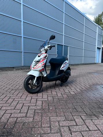 Piaggio Zip Brom beschikbaar voor biedingen