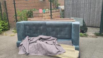 Bank van loods5 (blauw /aqua) beschikbaar voor biedingen