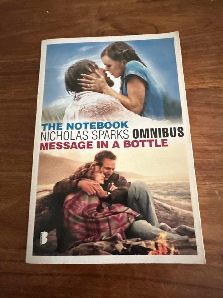 Nicholas Sparks – Omnibus: The Notebook & Message, Boeken, Historische romans, Zo goed als nieuw, Ophalen of Verzenden