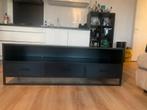 Zwarte metalen tv-meubel / kast, Huis en Inrichting, Kasten | Dressoirs, Ophalen, Zo goed als nieuw, 25 tot 50 cm