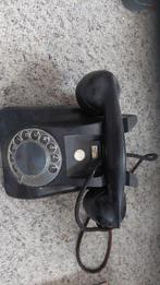 Oude bakelieten telefoon uit 1960, Telecommunicatie, Vaste telefoons | Niet Draadloos, Ophalen of Verzenden, Gebruikt, Met draaischijf
